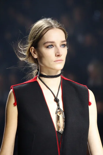 Look 13